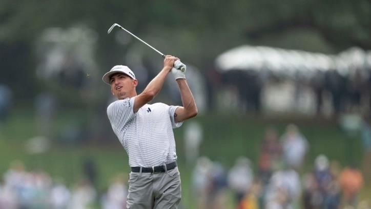 Sam Bennett playing golf